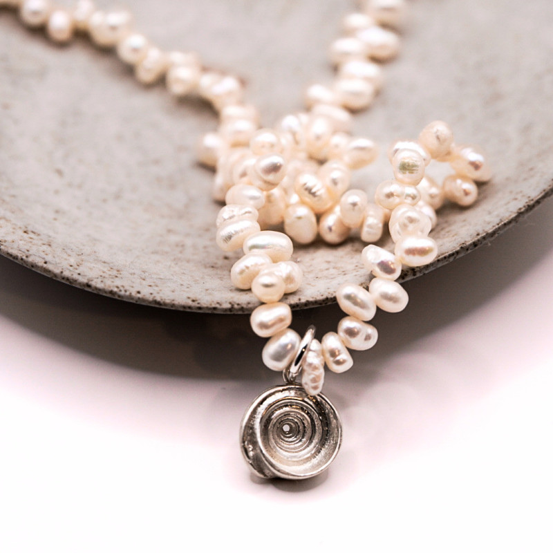 Aphrodite Pearl Choker