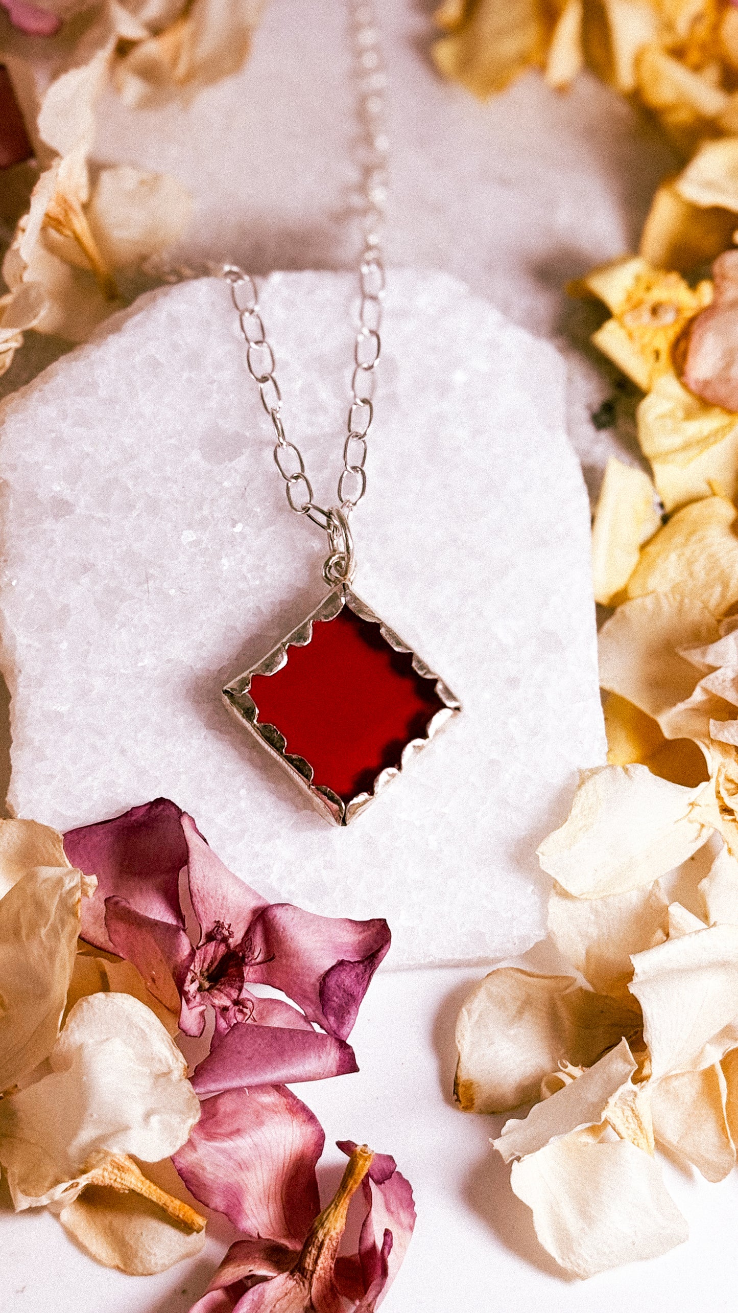 Peony Red, Esmeralda Necklace