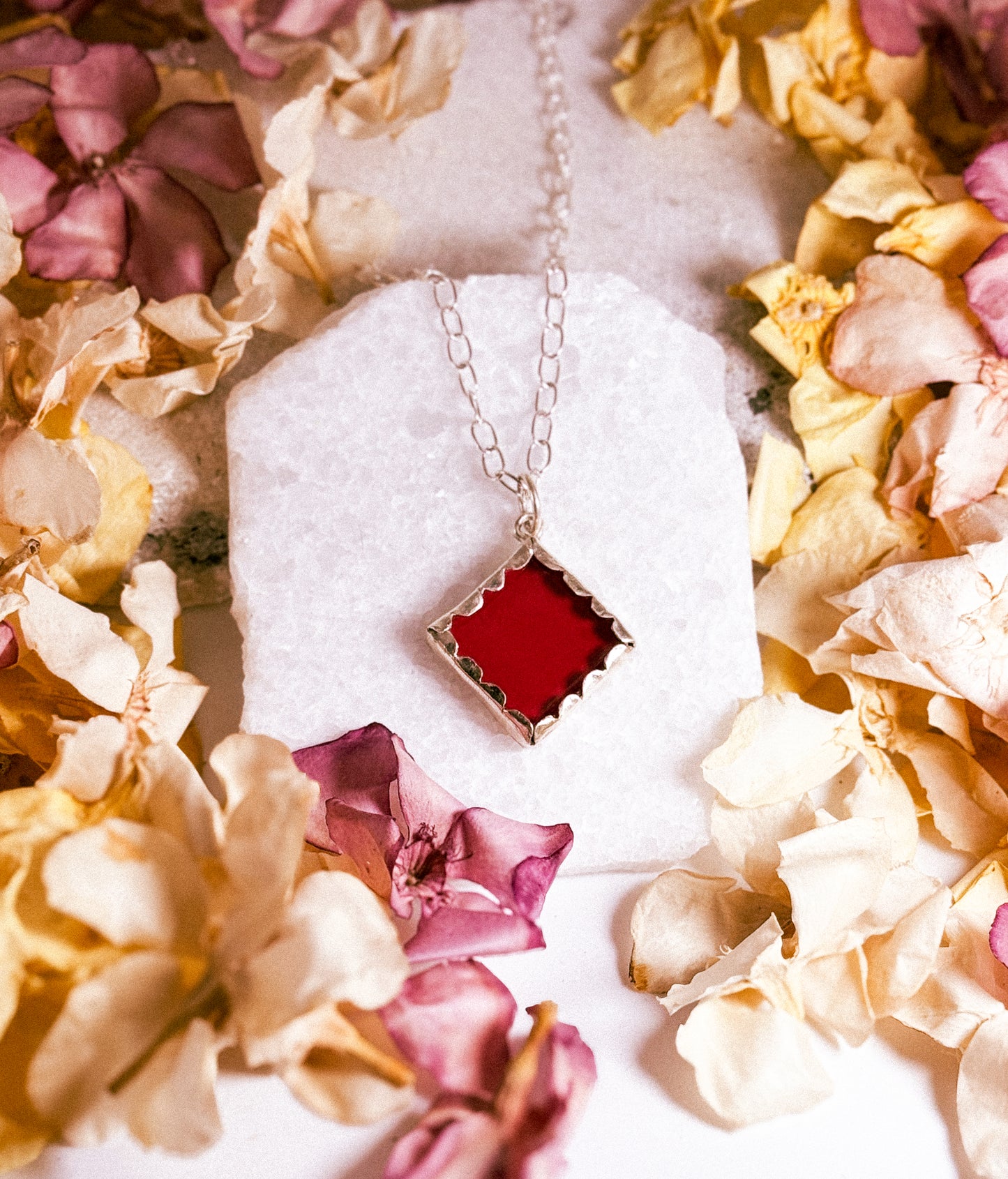 Peony Red, Esmeralda Necklace