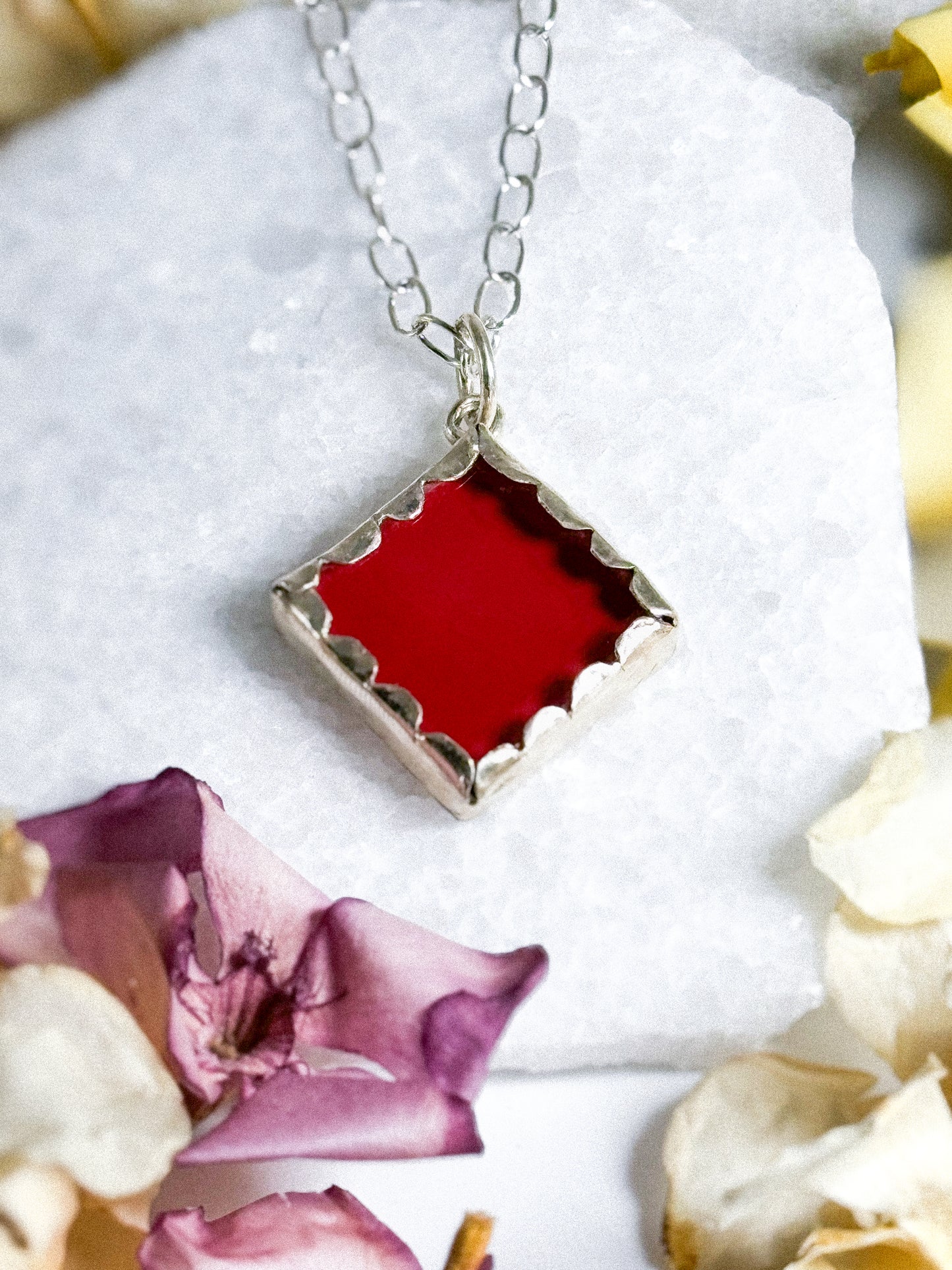 Peony Red, Esmeralda Necklace