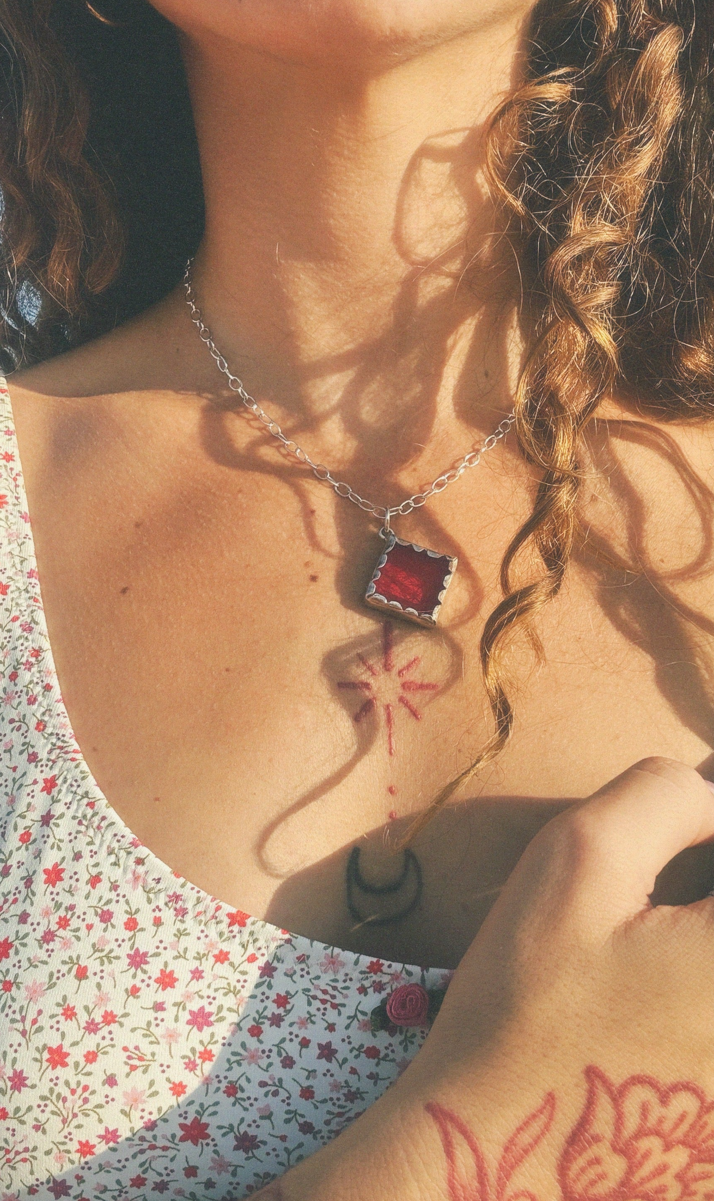 Peony Red, Esmeralda Necklace